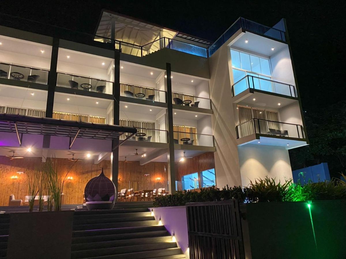 Mazarine Surf Suites Hiriketiya Dikwella Εξωτερικό φωτογραφία
